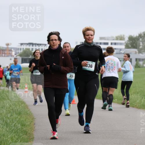 04.05.2025 - 8. Wedeler Halbmarathon Yannick Fuchs http://msf.ph/oto/7827622 04.05.2025 11:15:14 Laufen 836 meine-sportfotos.de