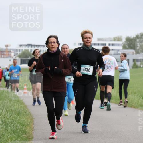 04.05.2025 - 8. Wedeler Halbmarathon Yannick Fuchs http://msf.ph/oto/7827625 04.05.2025 11:15:14 Laufen 23, 836 meine-sportfotos.de
