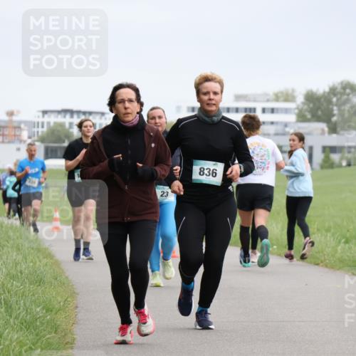04.05.2025 - 8. Wedeler Halbmarathon Yannick Fuchs http://msf.ph/oto/7827628 04.05.2025 11:15:14 Laufen 23, 836 meine-sportfotos.de