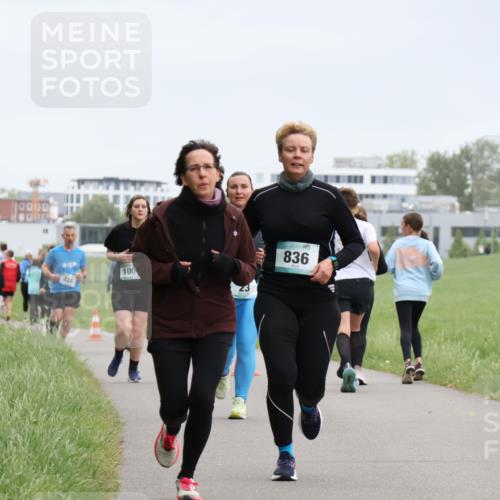 04.05.2025 - 8. Wedeler Halbmarathon Yannick Fuchs http://msf.ph/oto/7827642 04.05.2025 11:15:14 Laufen 228, 100, 3, 836 meine-sportfotos.de
