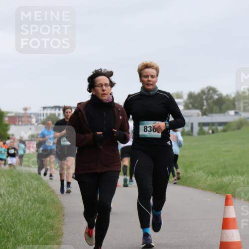 04.05.2025 - 8. Wedeler Halbmarathon Yannick Fuchs http://msf.ph/oto/7827650 04.05.2025 11:15:15 Laufen 836 meine-sportfotos.de