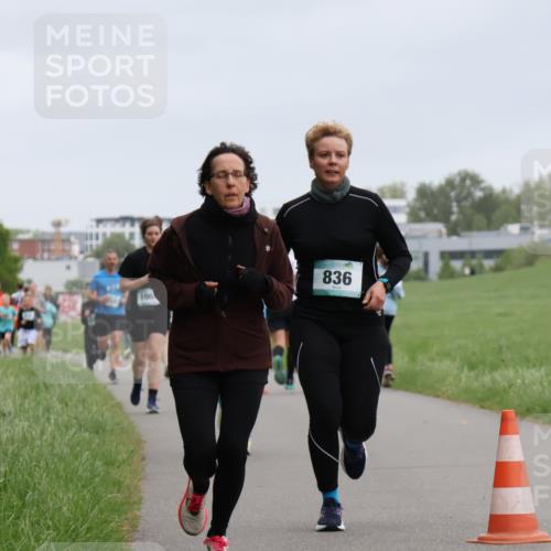 04.05.2025 - 8. Wedeler Halbmarathon Yannick Fuchs http://msf.ph/oto/7827655 04.05.2025 11:15:16 Laufen 836, 100 meine-sportfotos.de