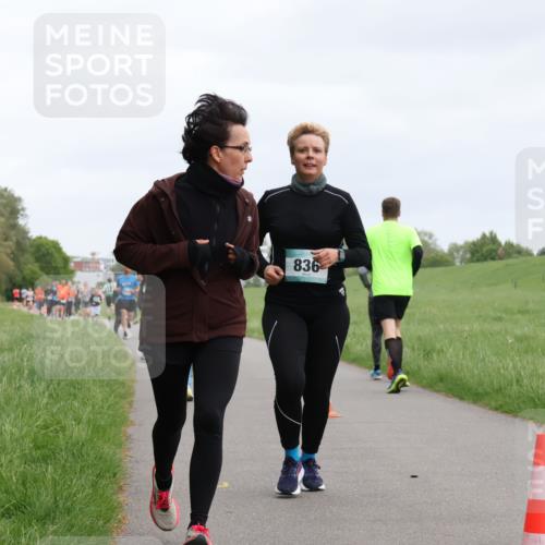 04.05.2025 - 8. Wedeler Halbmarathon Yannick Fuchs http://msf.ph/oto/7827658 04.05.2025 11:15:18 Laufen 836 meine-sportfotos.de