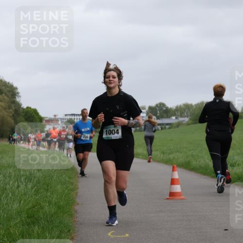 04.05.2025 - 8. Wedeler Halbmarathon Yannick Fuchs http://msf.ph/oto/7827674 04.05.2025 11:15:25 Laufen 228, 1004, 147 meine-sportfotos.de