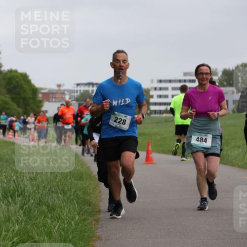04.05.2025 - 8. Wedeler Halbmarathon Yannick Fuchs http://msf.ph/oto/7827720 04.05.2025 11:15:28 Laufen 8154, 228, 484 meine-sportfotos.de