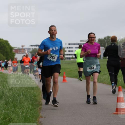 04.05.2025 - 8. Wedeler Halbmarathon Yannick Fuchs http://msf.ph/oto/7827726 04.05.2025 11:15:28 Laufen 154, 228, 484 meine-sportfotos.de