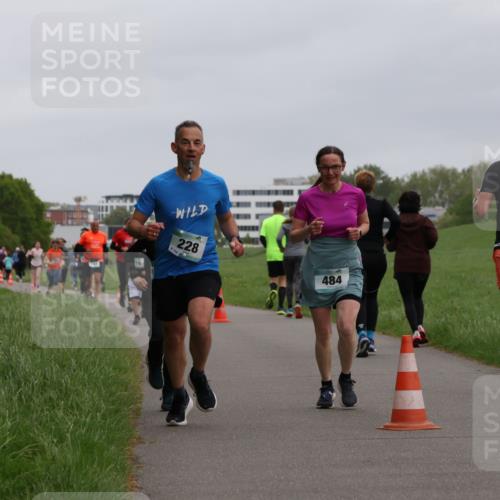 04.05.2025 - 8. Wedeler Halbmarathon Yannick Fuchs http://msf.ph/oto/7827745 04.05.2025 11:15:29 Laufen 16, 8154, 228, 484 meine-sportfotos.de