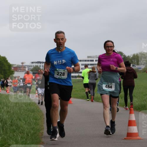 04.05.2025 - 8. Wedeler Halbmarathon Yannick Fuchs http://msf.ph/oto/7827752 04.05.2025 11:15:29 Laufen 228, 8, 154, 1, 484 meine-sportfotos.de