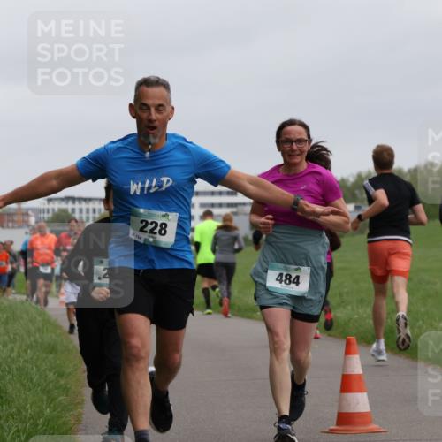 04.05.2025 - 8. Wedeler Halbmarathon Yannick Fuchs http://msf.ph/oto/7827772 04.05.2025 11:15:30 Laufen 228, 154, 484 meine-sportfotos.de