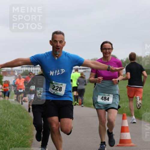 04.05.2025 - 8. Wedeler Halbmarathon Yannick Fuchs http://msf.ph/oto/7827779 04.05.2025 11:15:30 Laufen 616, 2, 8, 154, 228, 484 meine-sportfotos.de