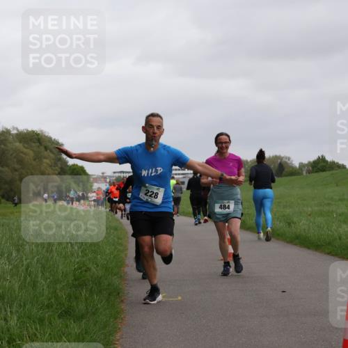 04.05.2025 - 8. Wedeler Halbmarathon Yannick Fuchs http://msf.ph/oto/7827800 04.05.2025 11:15:31 Laufen 228, 484, 191 meine-sportfotos.de