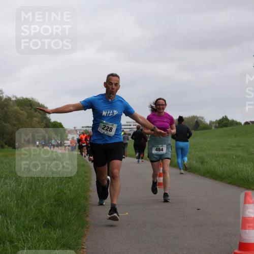 04.05.2025 - 8. Wedeler Halbmarathon Yannick Fuchs http://msf.ph/oto/7827811 04.05.2025 11:15:31 Laufen 228, 484 meine-sportfotos.de