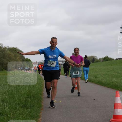 04.05.2025 - 8. Wedeler Halbmarathon Yannick Fuchs http://msf.ph/oto/7827816 04.05.2025 11:15:31 Laufen 228, 484 meine-sportfotos.de