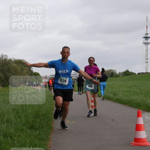 04.05.2025 - 8. Wedeler Halbmarathon Yannick Fuchs http://msf.ph/oto/7827823 04.05.2025 11:15:31 Laufen 228, 484 meine-sportfotos.de