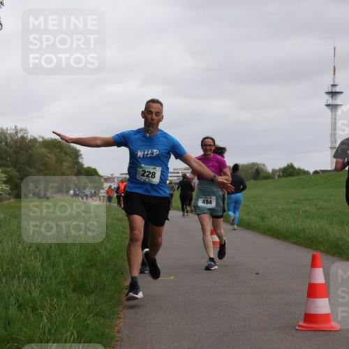 04.05.2025 - 8. Wedeler Halbmarathon Yannick Fuchs http://msf.ph/oto/7827830 04.05.2025 11:15:31 Laufen 228, 484 meine-sportfotos.de