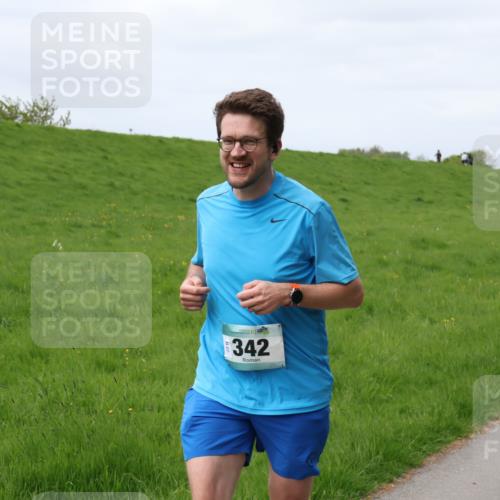 04.05.2025 - 8. Wedeler Halbmarathon Yannick Fuchs http://msf.ph/oto/7827835 04.05.2025 11:57:46 Laufen 342 meine-sportfotos.de