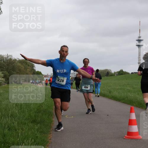 04.05.2025 - 8. Wedeler Halbmarathon Yannick Fuchs http://msf.ph/oto/7827837 04.05.2025 11:15:31 Laufen 228, 484 meine-sportfotos.de