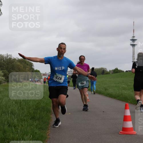 04.05.2025 - 8. Wedeler Halbmarathon Yannick Fuchs http://msf.ph/oto/7827842 04.05.2025 11:15:32 Laufen 228, 484 meine-sportfotos.de