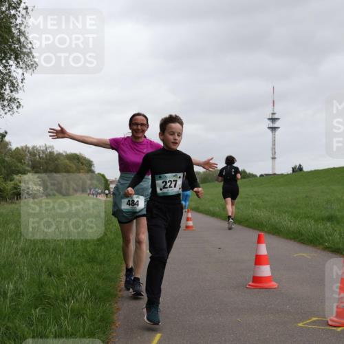 04.05.2025 - 8. Wedeler Halbmarathon Yannick Fuchs http://msf.ph/oto/7827926 04.05.2025 11:15:34 Laufen 484, 227 meine-sportfotos.de