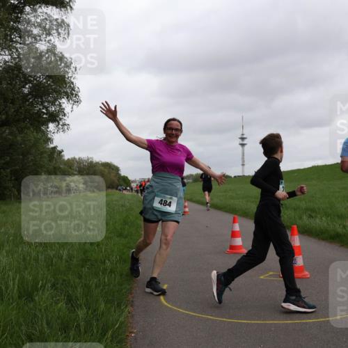 04.05.2025 - 8. Wedeler Halbmarathon Yannick Fuchs http://msf.ph/oto/7827957 04.05.2025 11:15:34 Laufen 484, 2 meine-sportfotos.de