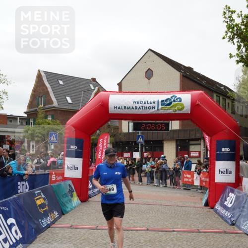04.05.2025 - 8. Wedeler Halbmarathon Felixshl http://msf.ph/oto/7827963 04.05.2025 12:06:03 Ziel 445, 469 meine-sportfotos.de
