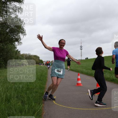 04.05.2025 - 8. Wedeler Halbmarathon Yannick Fuchs http://msf.ph/oto/7827964 04.05.2025 11:15:34 Laufen 484 meine-sportfotos.de