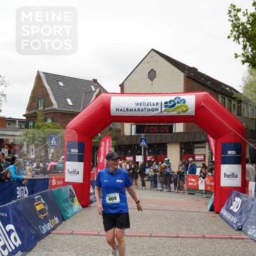 04.05.2025 - 8. Wedeler Halbmarathon Felixshl http://msf.ph/oto/7827973 04.05.2025 12:06:03 Ziel 445, 469 meine-sportfotos.de