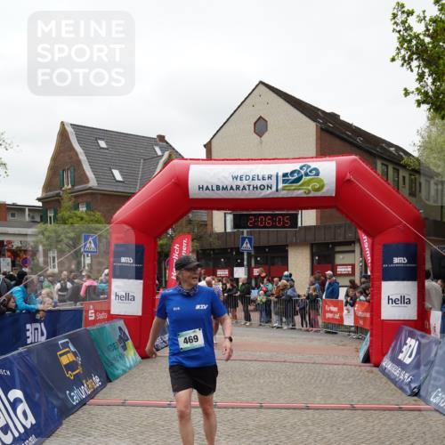 04.05.2025 - 8. Wedeler Halbmarathon Felixshl http://msf.ph/oto/7827983 04.05.2025 12:06:03 Ziel 445, 469 meine-sportfotos.de