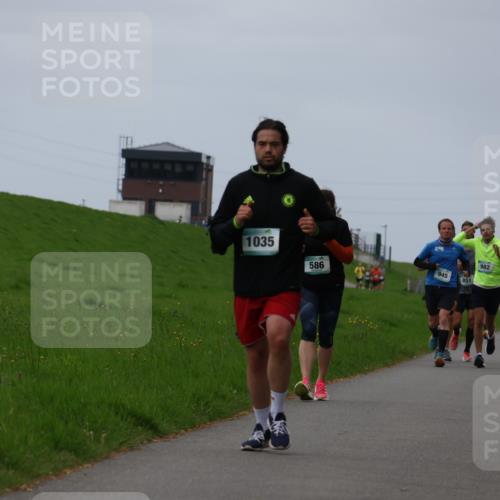 04.05.2025 - 8. Wedeler Halbmarathon Yannick Fuchs http://msf.ph/oto/7828013 04.05.2025 11:34:54 Laufen 1035, 586, 945, 851, 982, 2 meine-sportfotos.de