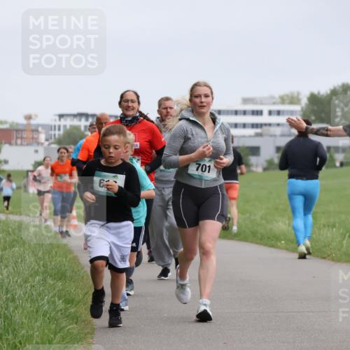 04.05.2025 - 8. Wedeler Halbmarathon Yannick Fuchs http://msf.ph/oto/7828014 04.05.2025 11:15:37 Laufen 701 meine-sportfotos.de