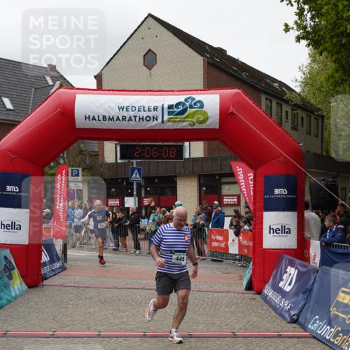 04.05.2025 - 8. Wedeler Halbmarathon Felixshl http://msf.ph/oto/7828021 04.05.2025 12:06:06 Ziel 154, 445, 469 meine-sportfotos.de