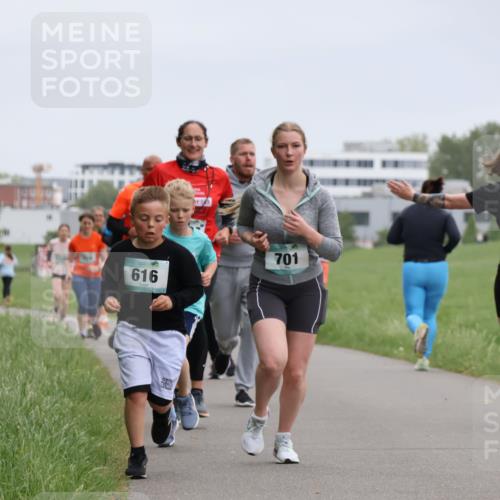 04.05.2025 - 8. Wedeler Halbmarathon Yannick Fuchs http://msf.ph/oto/7828024 04.05.2025 11:15:37 Laufen 616, 701 meine-sportfotos.de