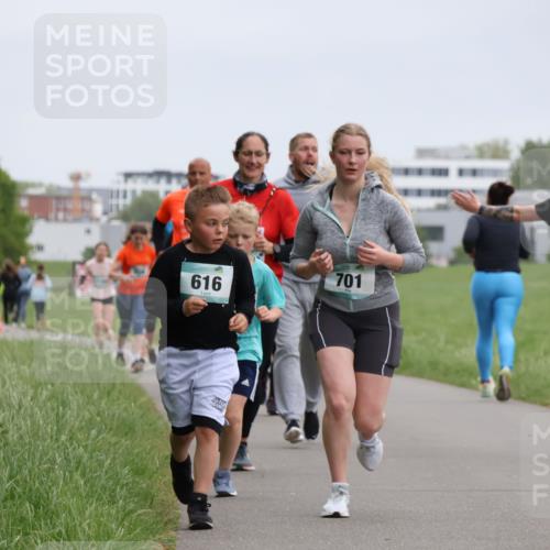 04.05.2025 - 8. Wedeler Halbmarathon Yannick Fuchs http://msf.ph/oto/7828037 04.05.2025 11:15:37 Laufen 616, 701 meine-sportfotos.de