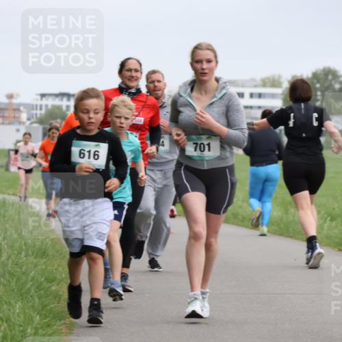04.05.2025 - 8. Wedeler Halbmarathon Yannick Fuchs http://msf.ph/oto/7828042 04.05.2025 11:15:38 Laufen 701, 616 meine-sportfotos.de