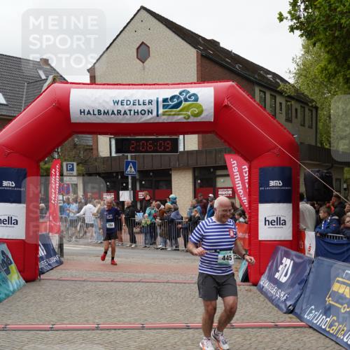04.05.2025 - 8. Wedeler Halbmarathon Felixshl http://msf.ph/oto/7828046 04.05.2025 12:06:07 Ziel 154, 445 meine-sportfotos.de