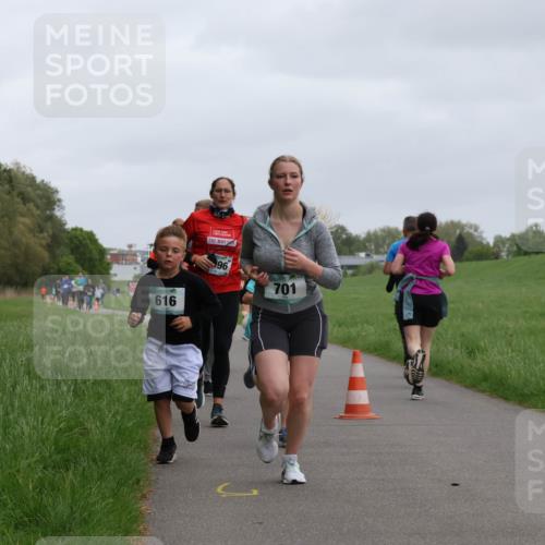 04.05.2025 - 8. Wedeler Halbmarathon Yannick Fuchs http://msf.ph/oto/7828051 04.05.2025 11:15:41 Laufen 616, 96, 701 meine-sportfotos.de