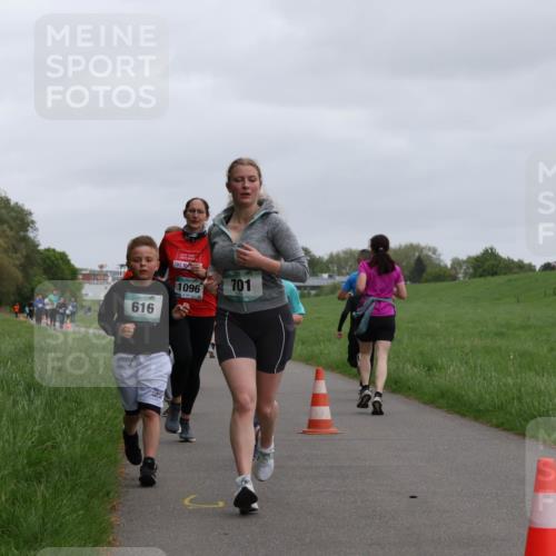 04.05.2025 - 8. Wedeler Halbmarathon Yannick Fuchs http://msf.ph/oto/7828062 04.05.2025 11:15:41 Laufen 616, 1096, 701 meine-sportfotos.de