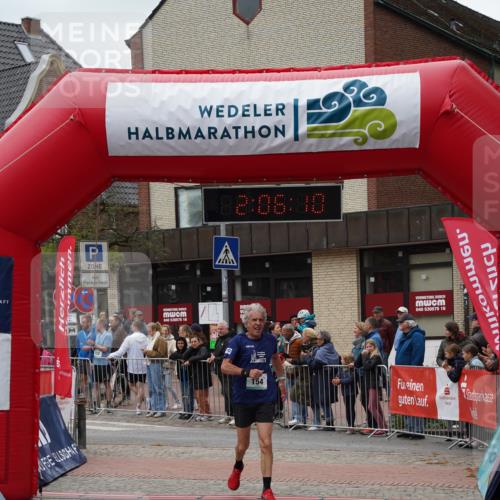 04.05.2025 - 8. Wedeler Halbmarathon Felixshl http://msf.ph/oto/7828065 04.05.2025 12:06:08 Ziel 154, 445 meine-sportfotos.de