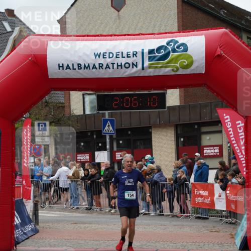 04.05.2025 - 8. Wedeler Halbmarathon Felixshl http://msf.ph/oto/7828075 04.05.2025 12:06:08 Ziel 154, 445 meine-sportfotos.de