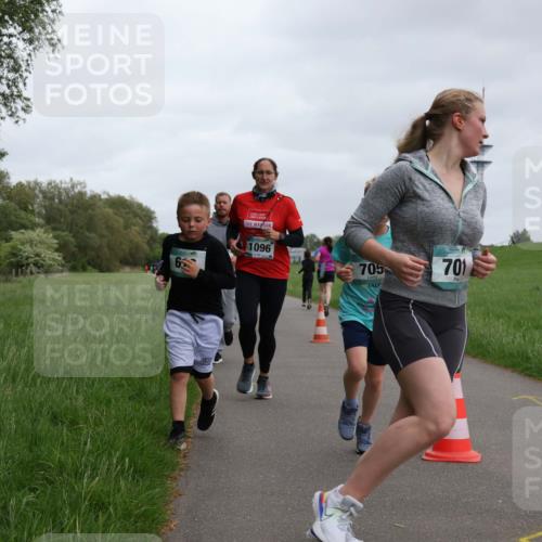 04.05.2025 - 8. Wedeler Halbmarathon Yannick Fuchs http://msf.ph/oto/7828087 04.05.2025 11:15:43 Laufen 1096, 705, 701, 040, 66, 93, 02, 22 meine-sportfotos.de