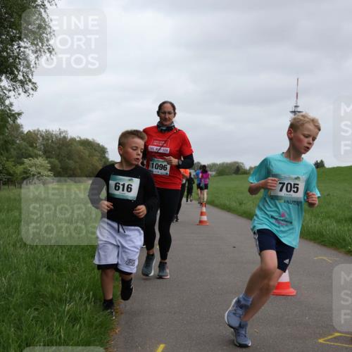 04.05.2025 - 8. Wedeler Halbmarathon Yannick Fuchs http://msf.ph/oto/7828110 04.05.2025 11:15:44 Laufen 616, 50, 1096, 705 meine-sportfotos.de