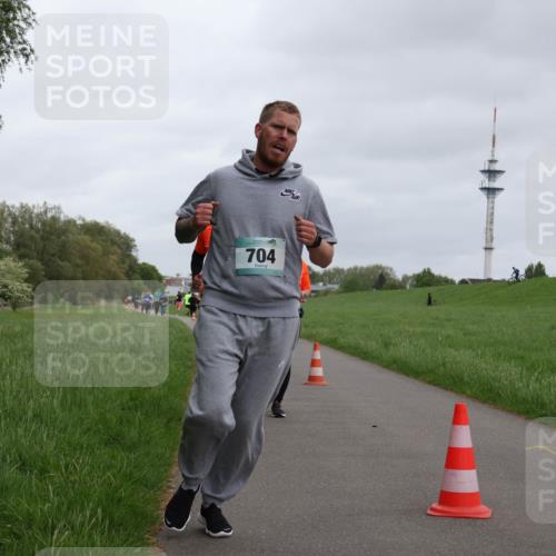 04.05.2025 - 8. Wedeler Halbmarathon Yannick Fuchs http://msf.ph/oto/7828126 04.05.2025 11:15:46 Laufen 704 meine-sportfotos.de