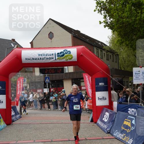 04.05.2025 - 8. Wedeler Halbmarathon Felixshl http://msf.ph/oto/7828129 04.05.2025 12:06:10 Ziel 154, 445, 943 meine-sportfotos.de
