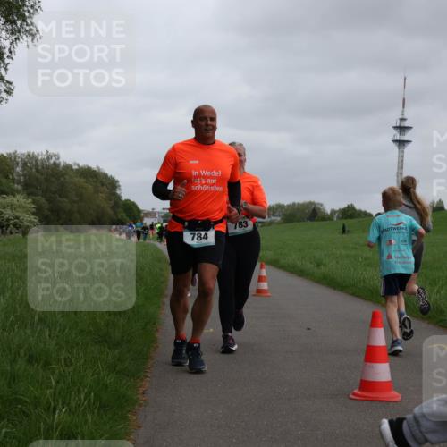 04.05.2025 - 8. Wedeler Halbmarathon Yannick Fuchs http://msf.ph/oto/7828151 04.05.2025 11:15:47 Laufen 783, 784 meine-sportfotos.de