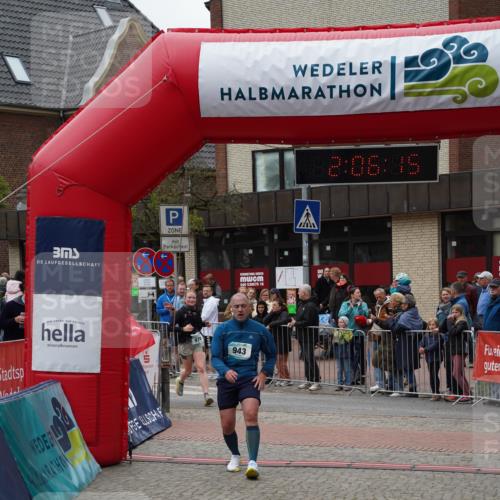 04.05.2025 - 8. Wedeler Halbmarathon Felixshl http://msf.ph/oto/7828168 04.05.2025 12:06:13 Ziel 154, 943, 970 meine-sportfotos.de