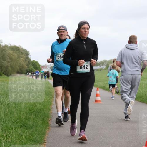 04.05.2025 - 8. Wedeler Halbmarathon Yannick Fuchs http://msf.ph/oto/7828219 04.05.2025 11:15:50 Laufen 564, 642 meine-sportfotos.de