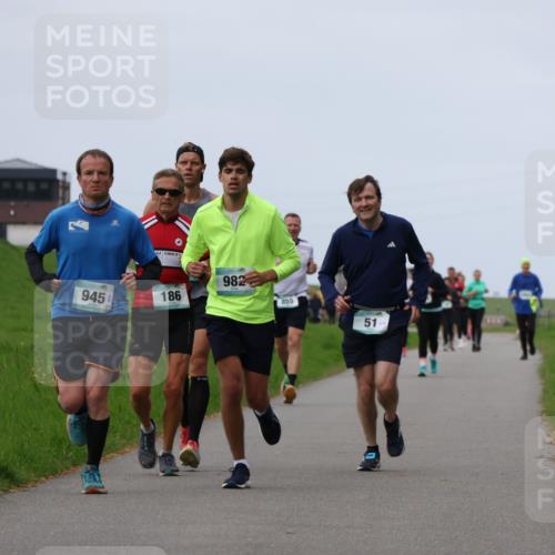 04.05.2025 - 8. Wedeler Halbmarathon Yannick Fuchs http://msf.ph/oto/7828223 04.05.2025 11:35:04 Laufen 945, 186, 982, 855, 51 meine-sportfotos.de