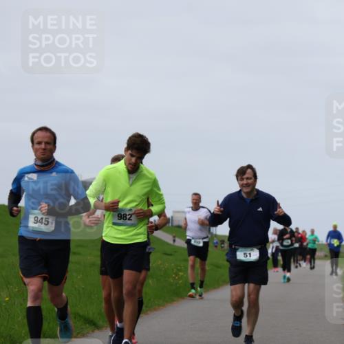04.05.2025 - 8. Wedeler Halbmarathon Yannick Fuchs http://msf.ph/oto/7828260 04.05.2025 11:35:06 Laufen 945, 982, 51 meine-sportfotos.de