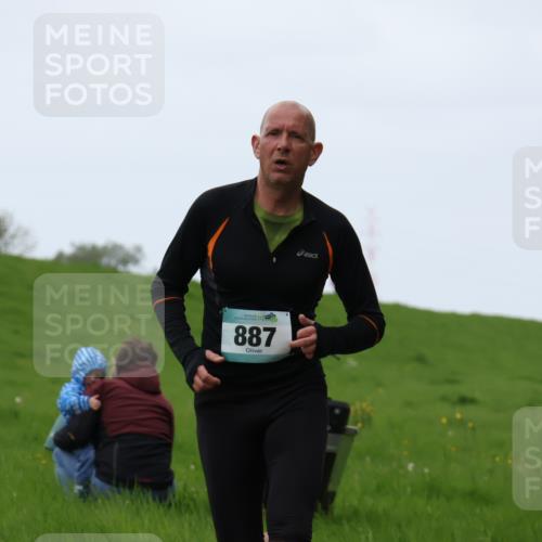 04.05.2025 - 8. Wedeler Halbmarathon Yannick Fuchs http://msf.ph/oto/7828273 04.05.2025 11:15:56 Laufen 887 meine-sportfotos.de