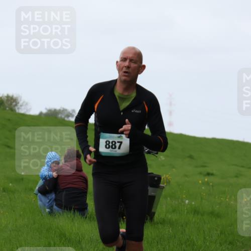 04.05.2025 - 8. Wedeler Halbmarathon Yannick Fuchs http://msf.ph/oto/7828275 04.05.2025 11:15:56 Laufen 887 meine-sportfotos.de